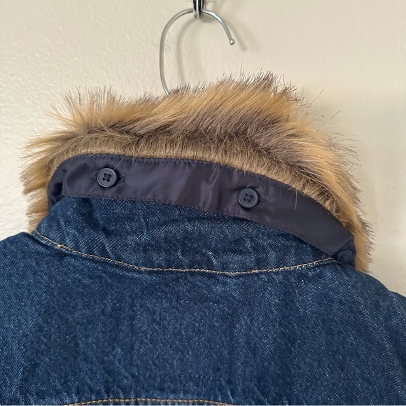 | levis • ex-boyfriend faux fur collar denim jacket • small | - Picture 14 of 17